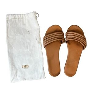 Tkees Serena Leather Strappy Sandal in Pout Tan Womens 6